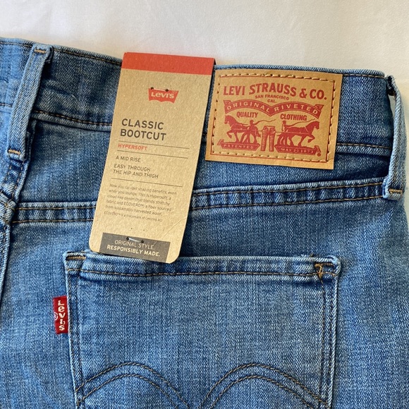 NWT Levi’s Classic Bootcut Jeans - Picture 3 of 15